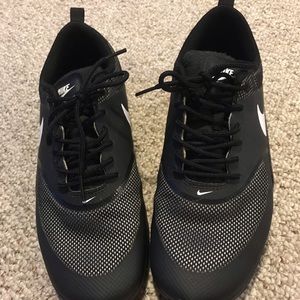 nike air max thea (size 9)